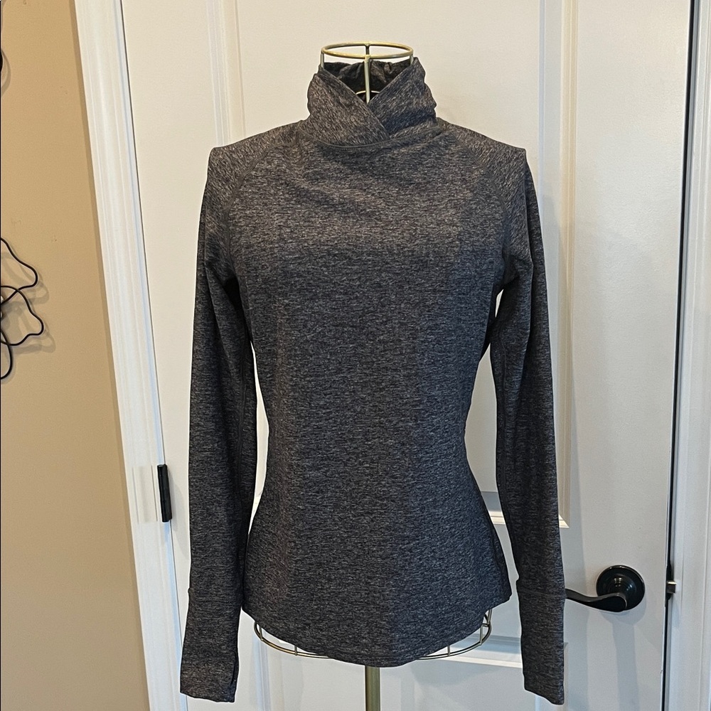 Lululemon Athletica Charcoal Tunic that gathers in back Thumb holes in sleeves